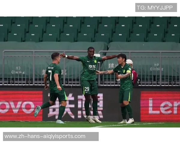 大连一方与北京国安激战正酣谁将赢得这场精彩对决的胜利